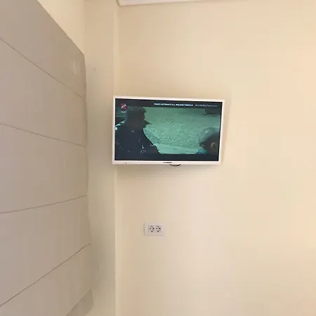 3 3* ثيرا