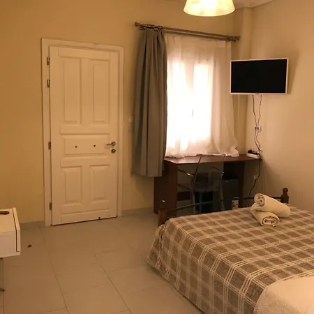 بيت ضيافة 3 ثيرا